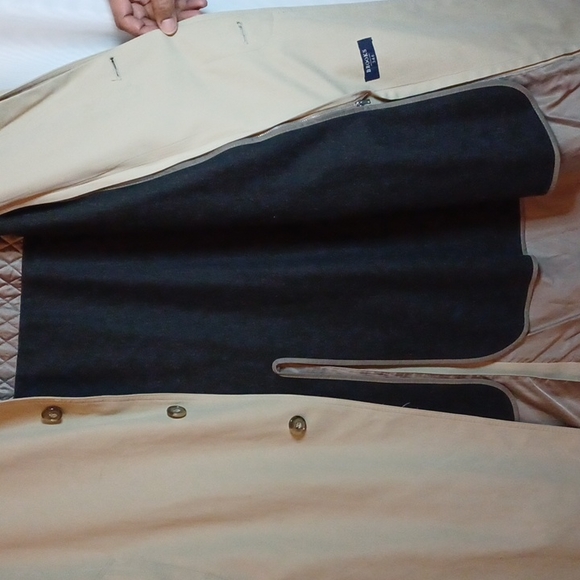 BROOKS 346 Tan Color Men's Trench Coat. Size 44R - Picture 6 of 16